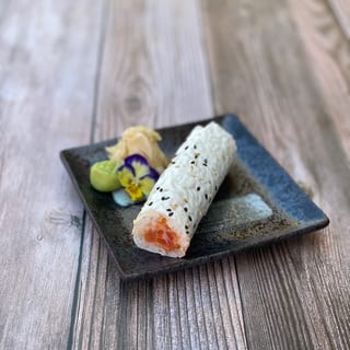 Salmon Hand Roll