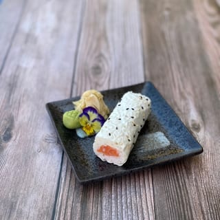 Salmon Hand Roll