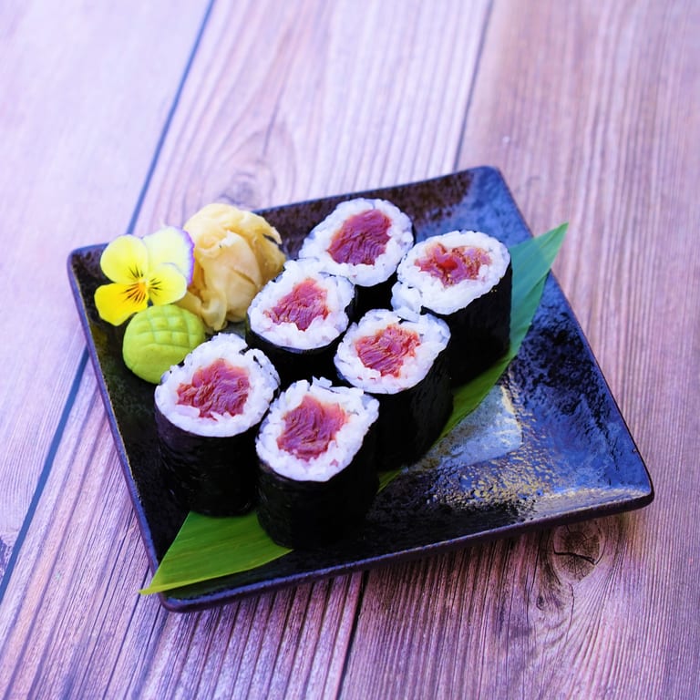 Delicious Tuna Roll Experience
